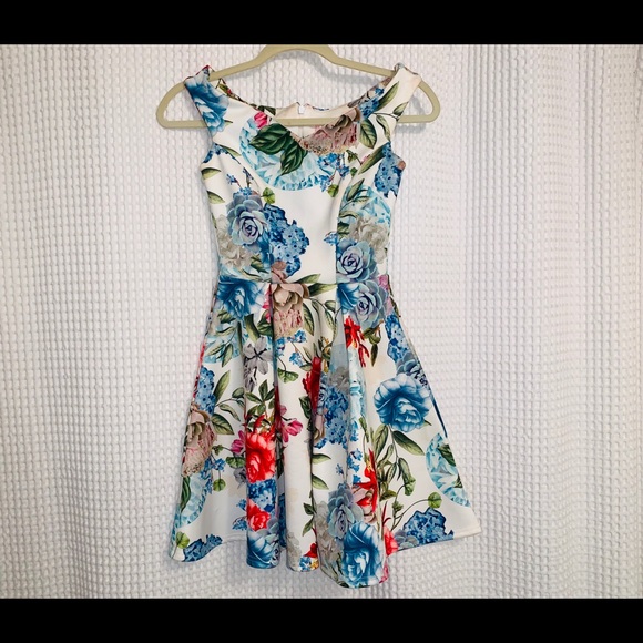 Floral Jessica Wright Skater dress - Picture 2 of 4